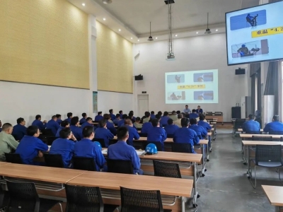 “警鐘長(zhǎng)鳴”，班組全員開(kāi)展“4.25”安全學(xué)習(xí)日